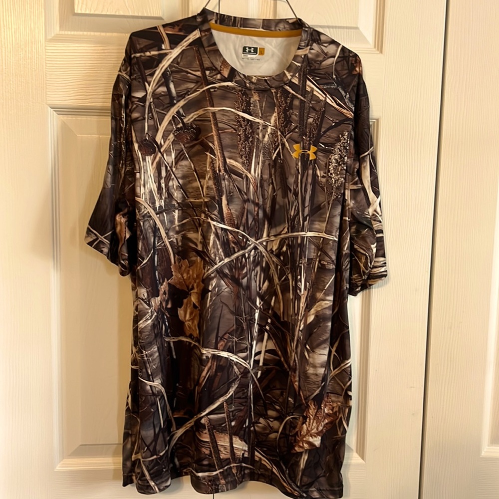 UNDER ARMOUR LARGE CAMO